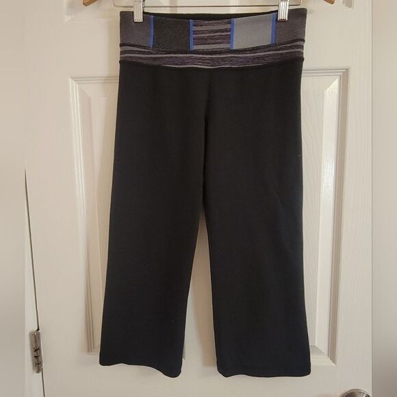 Lululemon  Reversable Crop Leggings - Picture 1 of 11